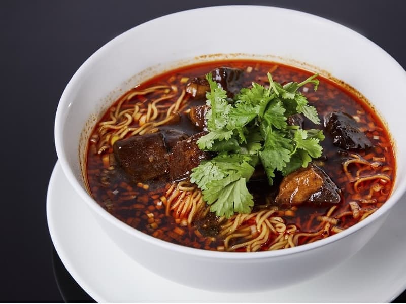 szechwan restaurant陳のオリジナリティー溢れる中国料理。さまざまな調味料や香辛料と多彩な食材を組み合わせた新感覚のお料理をお楽しみいただけます。
