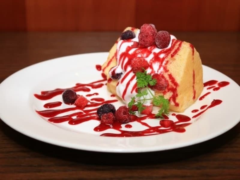 【シフォンケーキ】デザートの一例です。