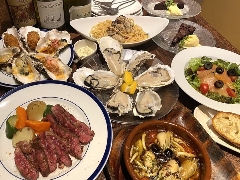 牡蠣尽くしに牛ステーキもついた《オストリカコース》全10品＋飲み放題