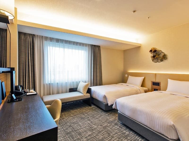 【客室】デラックスツインルーム（25㎡）
★バス・トイレセパレート
無料Wi-Fi・個別空調・加湿機能付き空気清浄機、全室完備