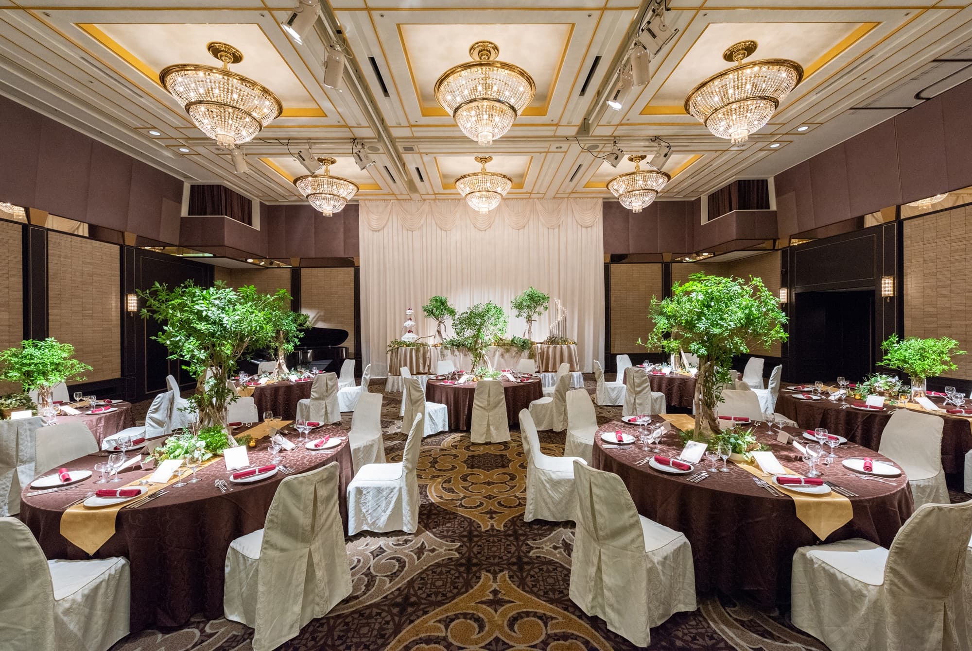 ■明倫の間（正餐レイアウトイメージ）
正餐最大350名