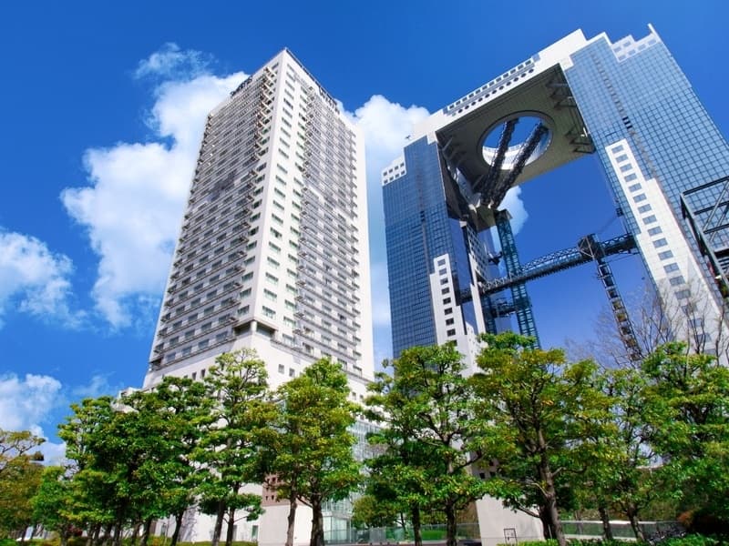 大阪・梅田エリアの「新梅田シティ」内に位置するウェスティンホテル大阪。大阪の中心でありながら、緑豊かな環境に恵まれています。 各界の要人をもてなしてきた、きめ細かなサービスでお出迎えいたします。