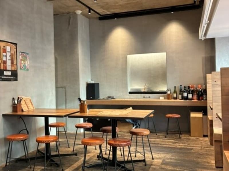 店内中央からお店の奥側のレイアウトでございます。