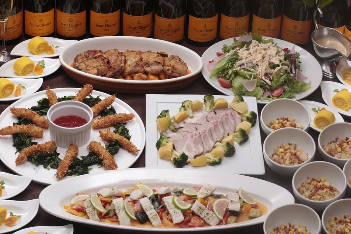 洋食『洋風卓盛り料理』 5,700円（税・サ込）