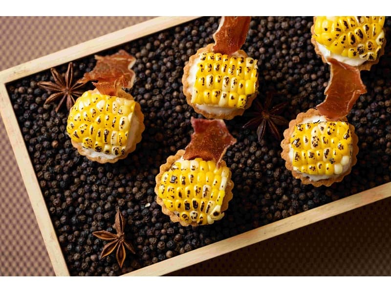 【料理一例】
とうもろこしと生ハムのたるフレット