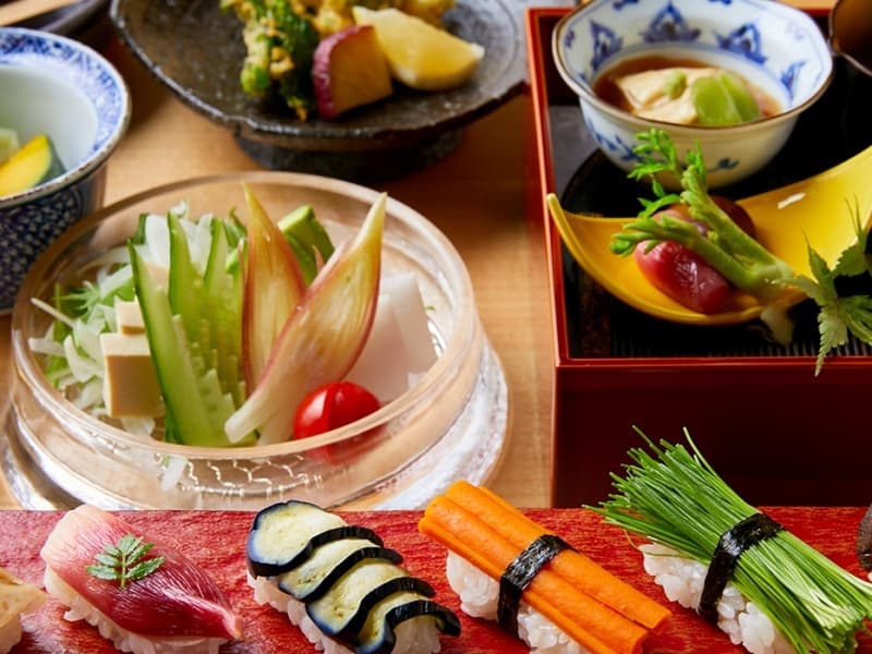 海外からのお客様や食事制限のあるお客様に最適なベジタリアン会席（ビーガン対応）をご用意しております。