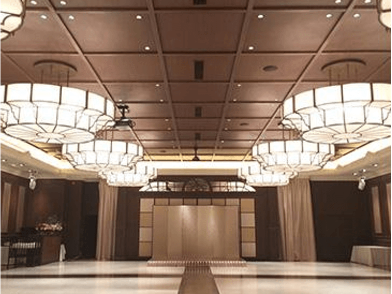 ■大会場-彩美-SAIBI
展示会にも使い勝手がいいフラットな会場。ダンスパーティや武道発表会など様々な用途でご利用頂けます。
