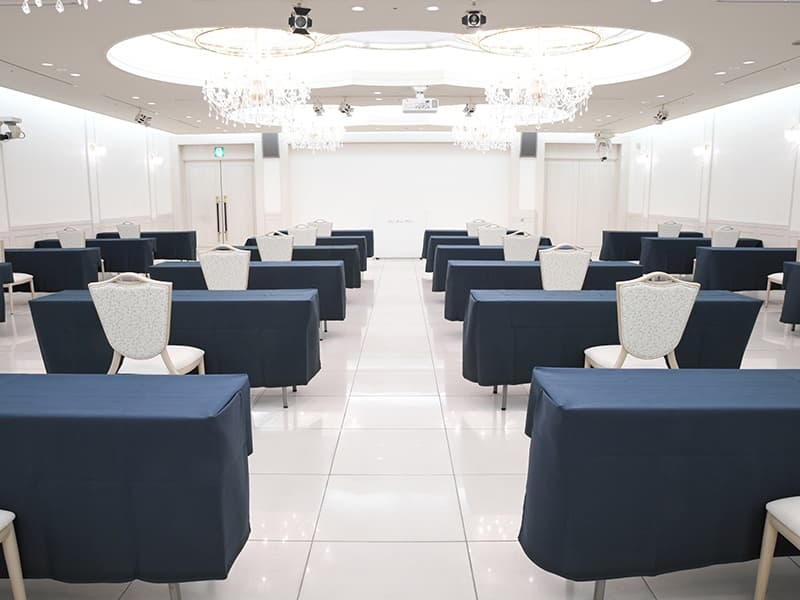 ■鼓の間（スクールレイアウトイメージ）

立食120名／正餐100名／スクール140名／シアター200名／ロの字60名