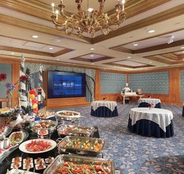 【ギンコウルーム】ホテル棟4F 着席100名/立食130名