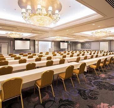 企業の周年記念をはじめとしたパーティー、新年会・忘年会、懇親会など大切なお集まりを上質な料理とサービスで心をこめてお手伝いさせていただきます。