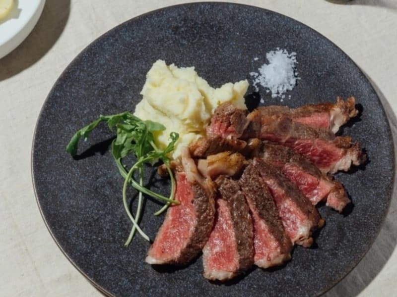 国産牛サーロイングリル/grilled Wagyu sirloin