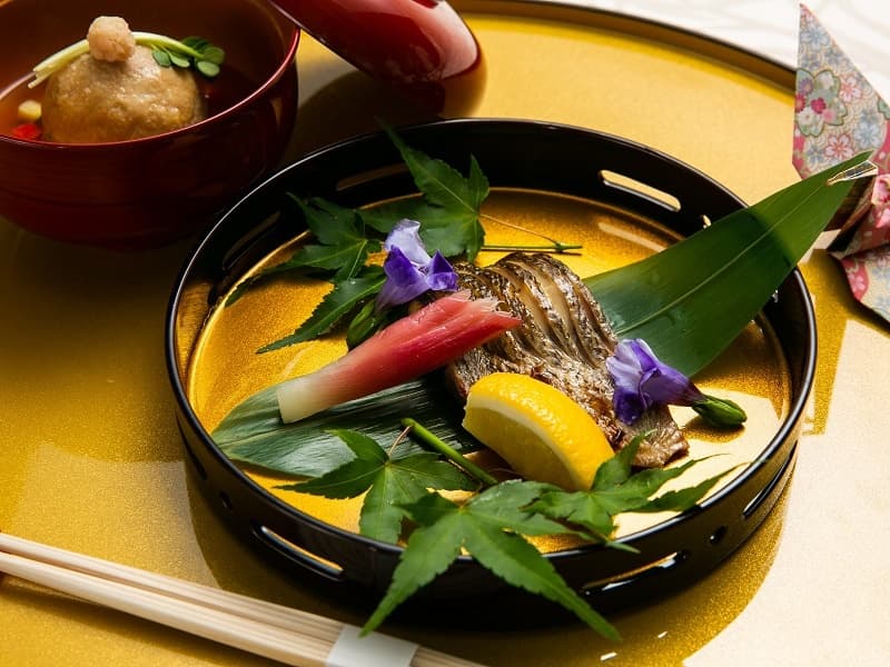 和会席　魚料理　止椀