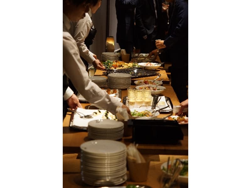 ビュッフェスタイルでトリュフ料理を