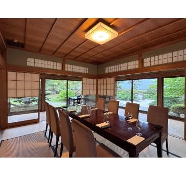将棋”王位戦”でも使用された渭水の間。
２部屋を繋げて、最大20名様までの利用可能。褒賞など特別なシーンにおすすめ。
