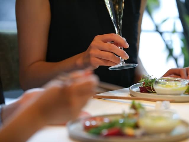 お料理は洋食コース・和食コース・ビュッフェなど、お集まりのご趣旨に応じて幅広くご提案させていただきます