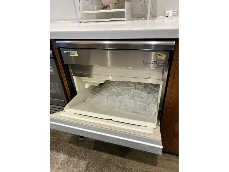 会場内_備品_カウンター側製氷機
