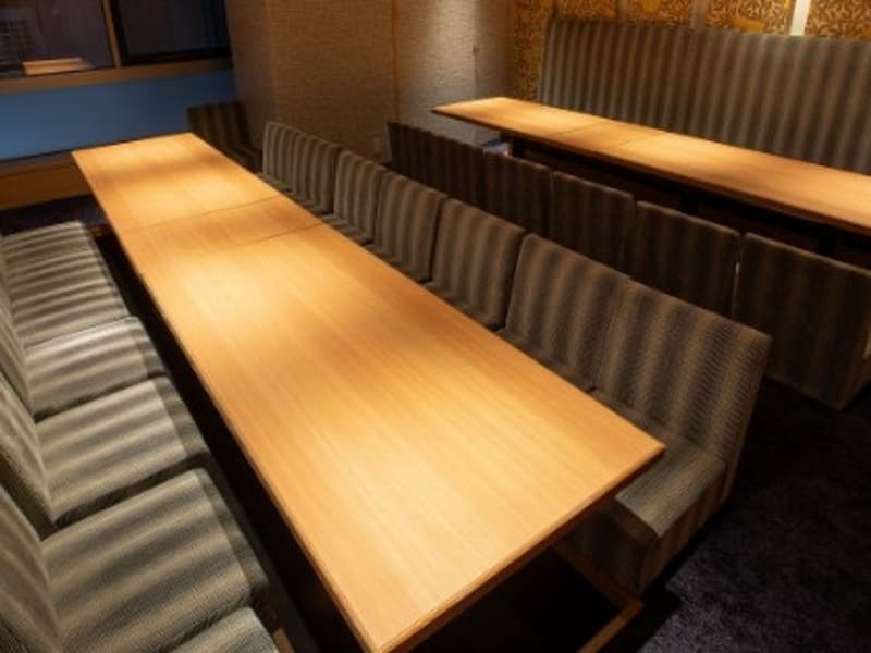 24名様までご案内可能な個室。
