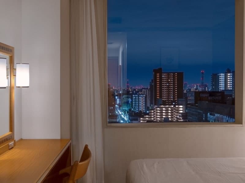 ［シンプルツイン 22㎡］高層階（9〜12階）

さいたま新都心の夜景を望むシティビューでくつろぎのひとときを