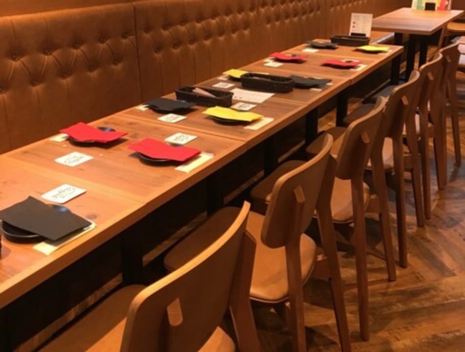 「テーブル席」
着席：最大69名様、立食：最大80名様まで収容可能（20名様から貸切OK♪）