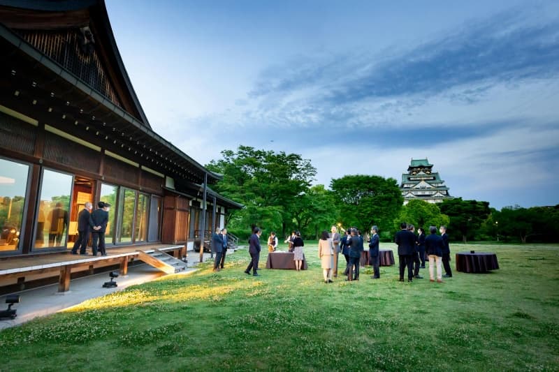 【夕焼けの西の丸庭園】
日本の誇りをかけて当代最高峰の匠の技を結集した華麗な御殿建築