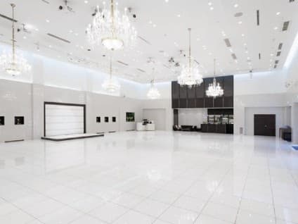 大会場リバージュは着席で192名様まで収容可能。各種レセプションや展示会などにも。