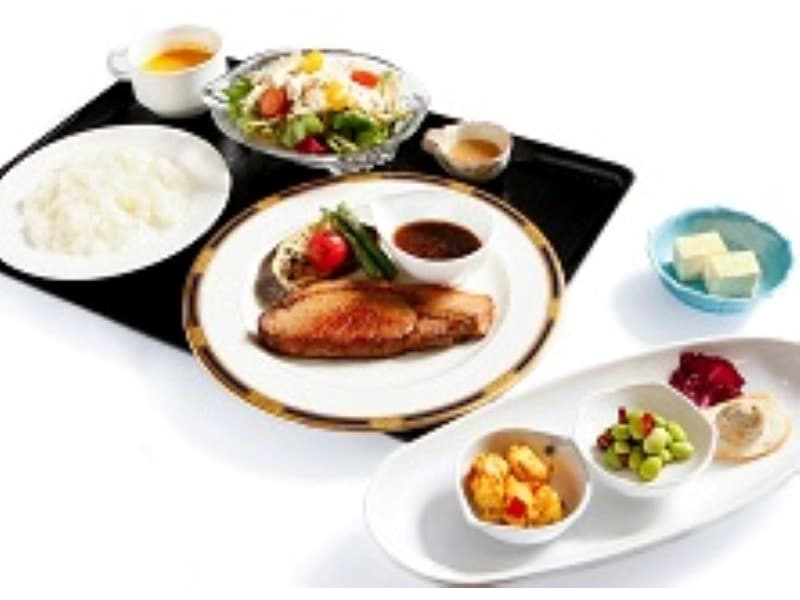 【食事】夕食　※画像はイメージです
　　1名様料金：2,750円
　　営業時間　：18:00-20:00