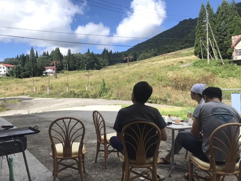 【駐車場/6台駐車可】
駐車場は無料でご利用いただけます。
BBQ、花火等でもご利用可能です。