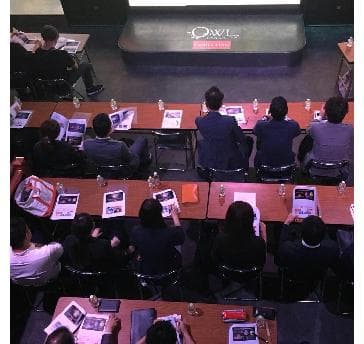 企業様の会議もパーティースペースOWLで可能♪
世界最高水準のLEDパネルを使用し、プレゼンを楽しんで下さい♪