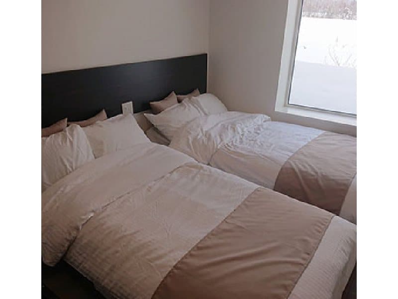 エコノミールーム（５部屋）
シャワー・トイレ共同利用、ツインベッドルーム。