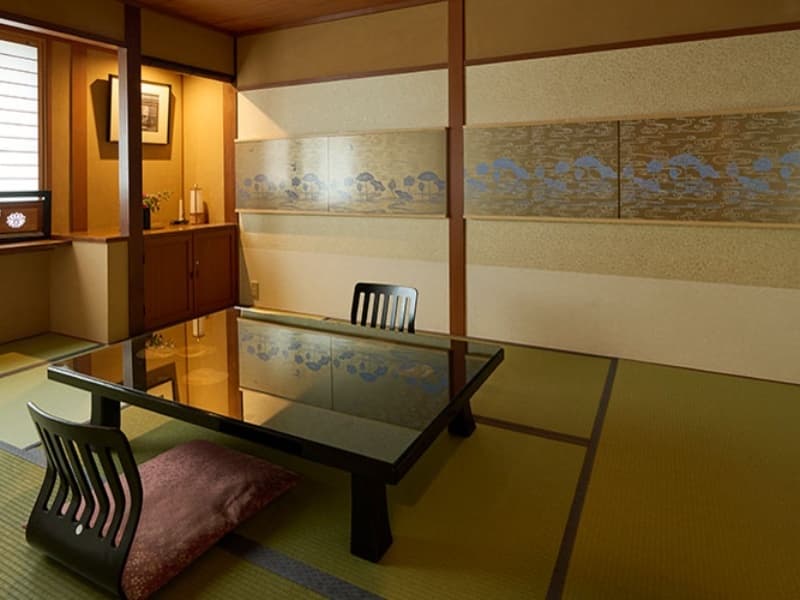 【お部屋（例）】
東本願寺が望める特別室
