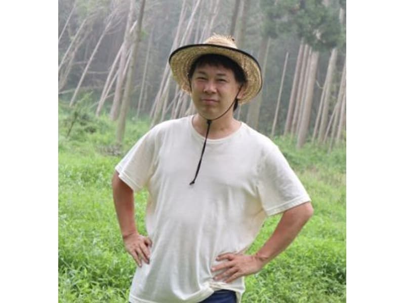 亀山温泉リトリート担当の豊島大輝です。テルムマランの研修担当、アクアダイナミックス研究所講師、イオングループ新人研修講師など、様々な会社の企業研修に関わってきた経験から、準備が大変な幹事様と目線を合わせて、当日まで伴走いたします。
