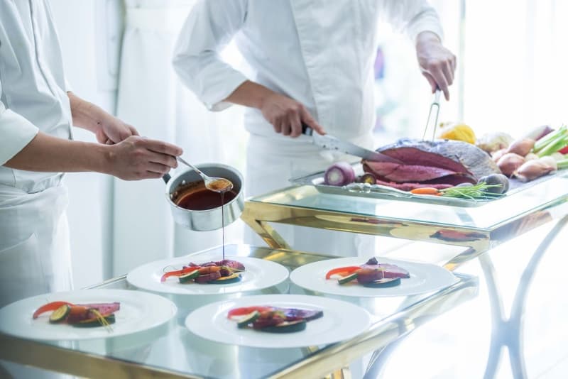 【料理へのこだわり】
特別な一日にふさわしい“自然派イタリアン”を提供するカノビアーノ福岡。
福岡では珍しい、にんにくや唐辛子、動物性油脂を控え、素材本来の味を丁寧に引き出す
独自のスタイルが特長です。