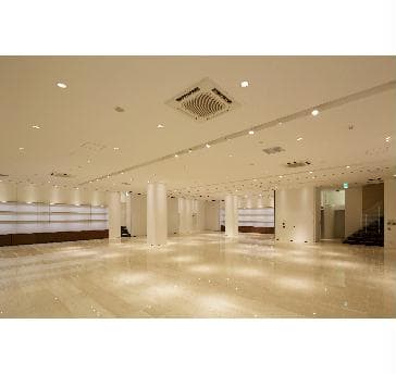 天井高3.5mの開放感溢れる、333.3㎡（101坪）の
スペース。様々な用途でご利用頂く事ができます。
