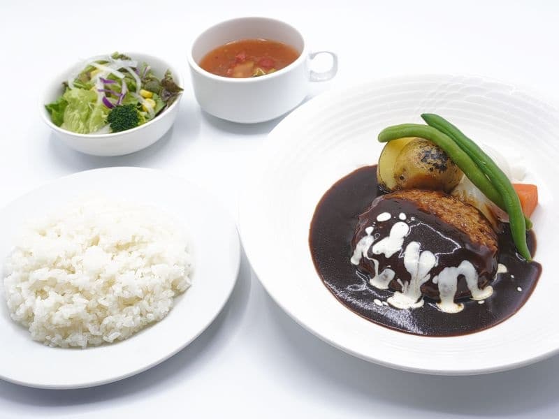 【食事】昼食-1　※画像はイメージです
　　1名様料金：1,540円
　　営業時間　：11:30-13:30