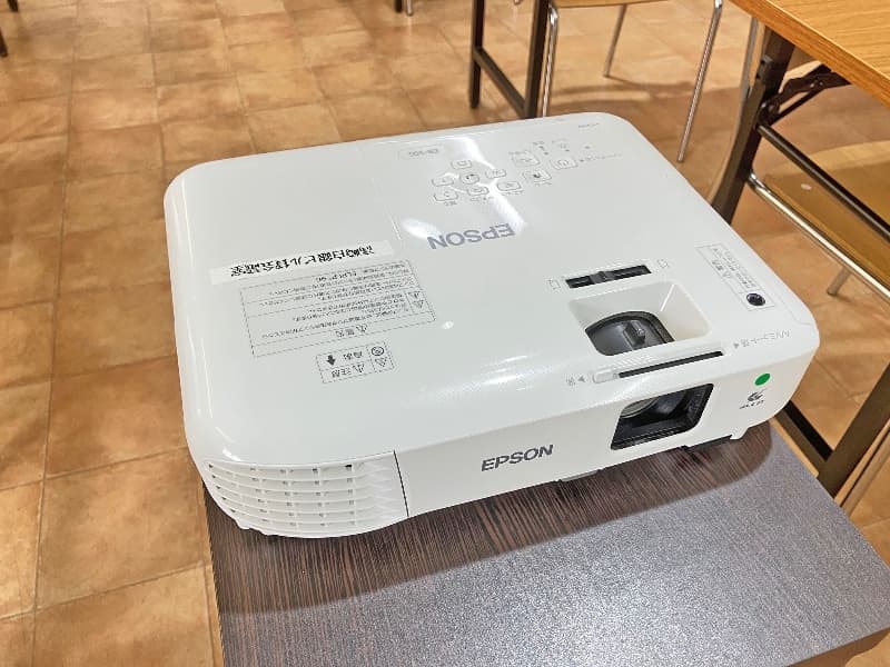 当貸会議室におきましては、プロジェクターのご利用も無料となります。