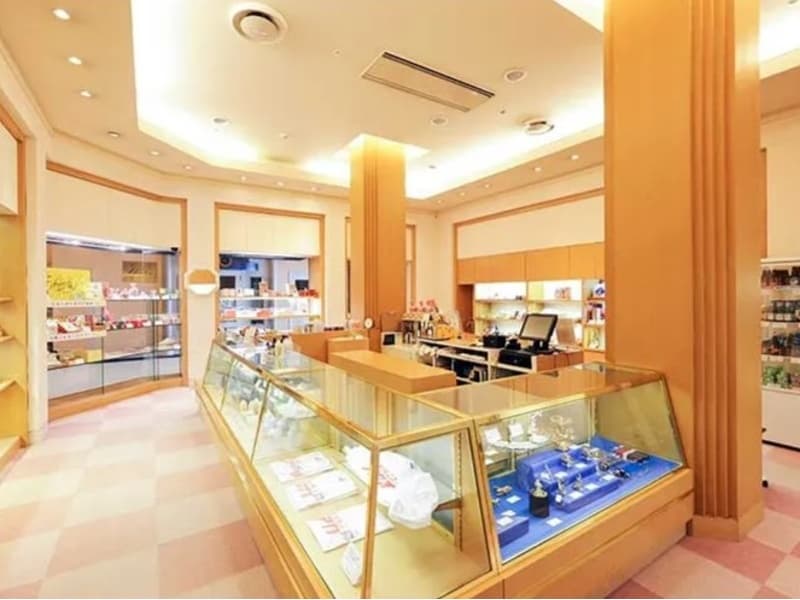 静岡・伊豆の特産品や名産品を取り揃えたショッピングコーナー。