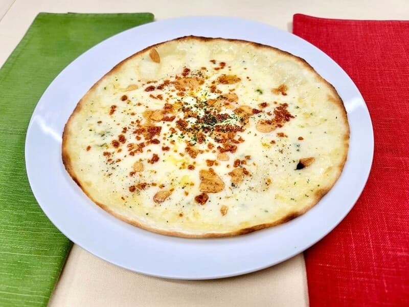 【お料理（例）】
ガーリックピザ