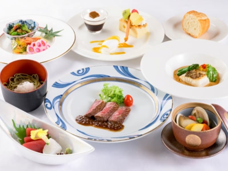 伝統技術の伝承、新しい食材・技法を用いながら、「お客様に喜びを感じていただける料理」を理念に調理