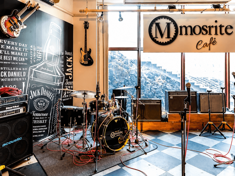 料理とお酒と音楽と、神戸ハーバーランドのライブレストランです。