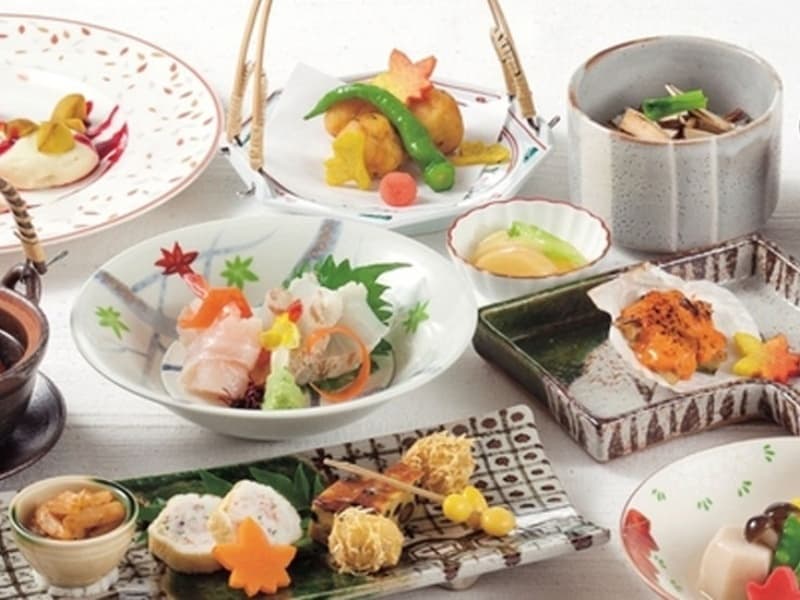 料理長が厳選した季節の食材を使った自慢料理の数々
