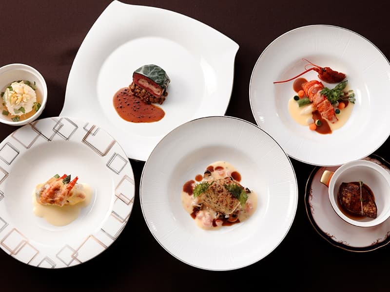 ■コース料理
フォーマルな会食におすすめのフレンチフルコース