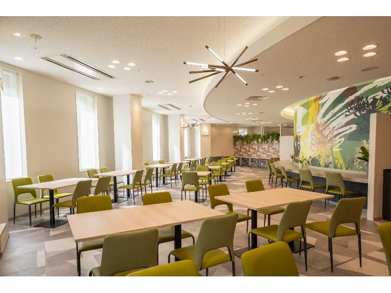 【THE GARDEN】
立食 70名様
着席 50名様