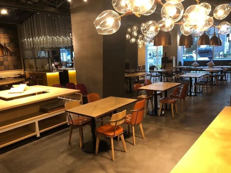 店舗後方から