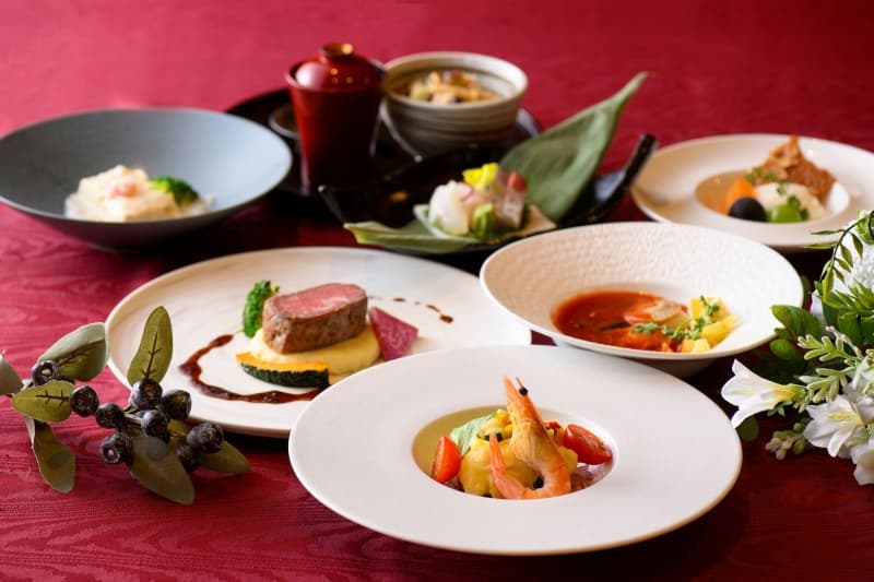 和・洋・中それぞれの魅力を取り入れた多彩な味わいを楽しめる「折衷料理」