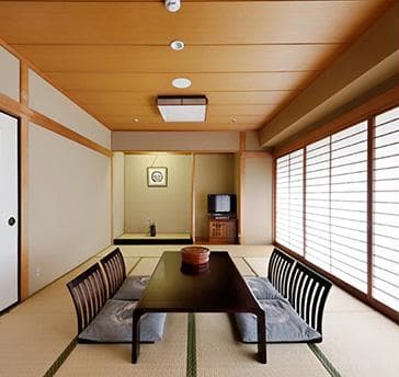 【宿泊】
和室（8畳・10畳・12畳）