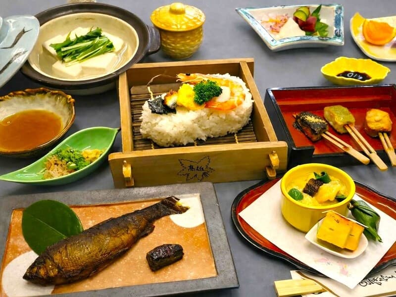 【お料理：春限定（4月～5月）】
湯豆腐会席