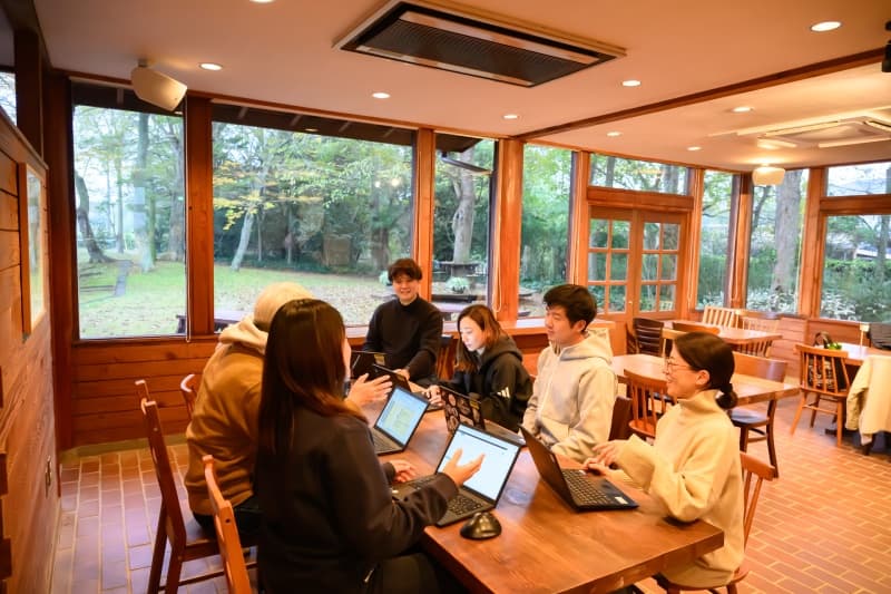 寒い時期の11月ではありますが、プロジェクトチームのオフサイトミーティングとしてご利用頂きました。ご利用内容：会議室・BBQ・焚火・焼きマシュマロ・海岸清掃 事例写真7枚目
