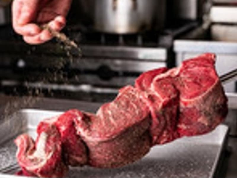 種類豊富なお肉をお召し上がりいただけます！