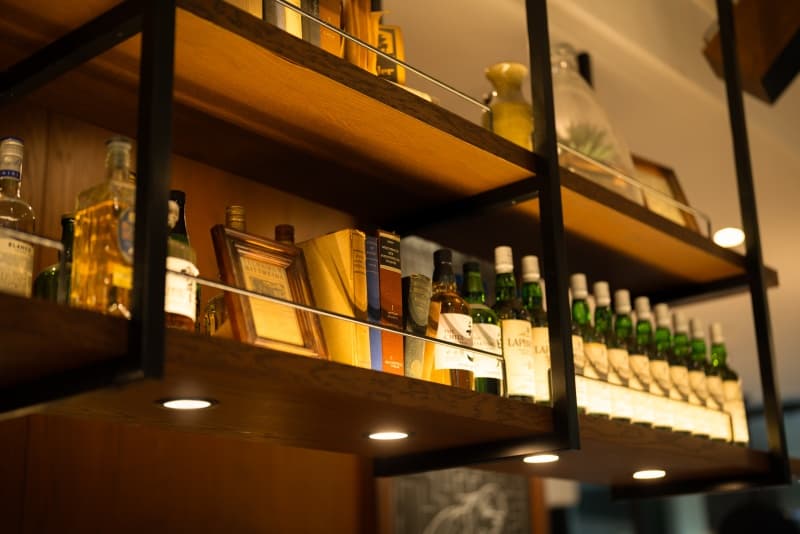 お酒の種類も豊富に取り揃えております。