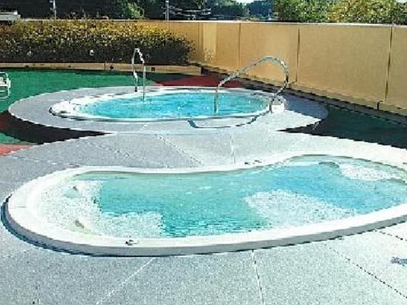 水着を着て入る温水のジャグジー（無料）がございます。
気分転換にいかがでしょうか？